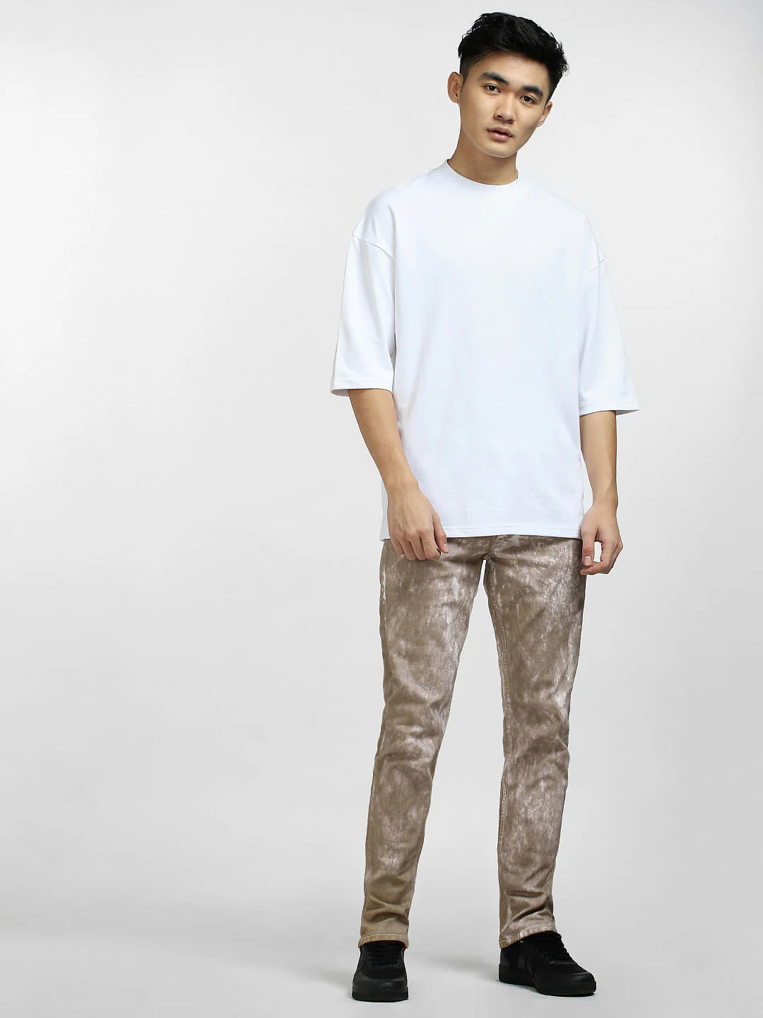 White High-Neck Crew Neck T-shirt - Image 6