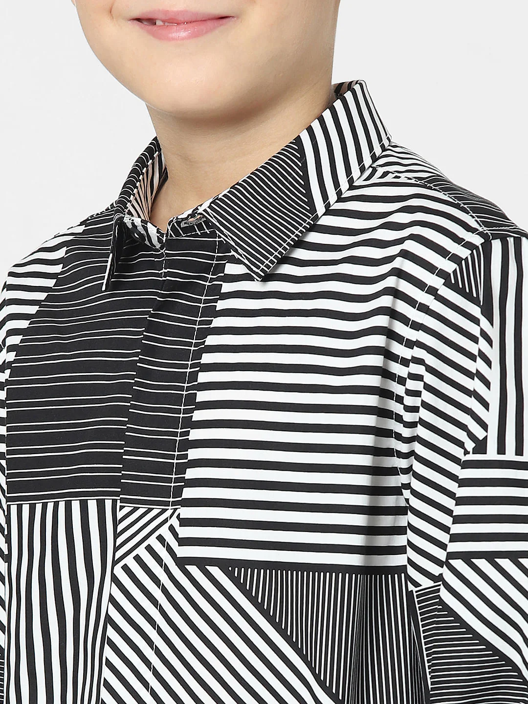 Boys Black Monochrome Full Sleeves Shirt - Image 5