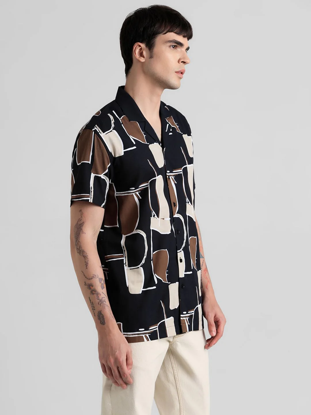 Black Abstract Print Short Sleeves Shirt - Image 3