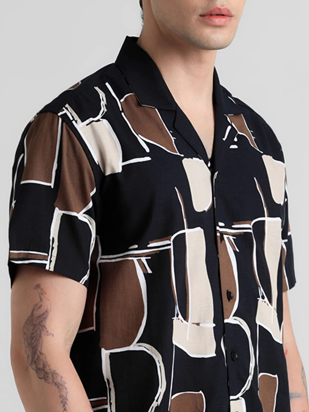 Black Abstract Print Short Sleeves Shirt - Image 5