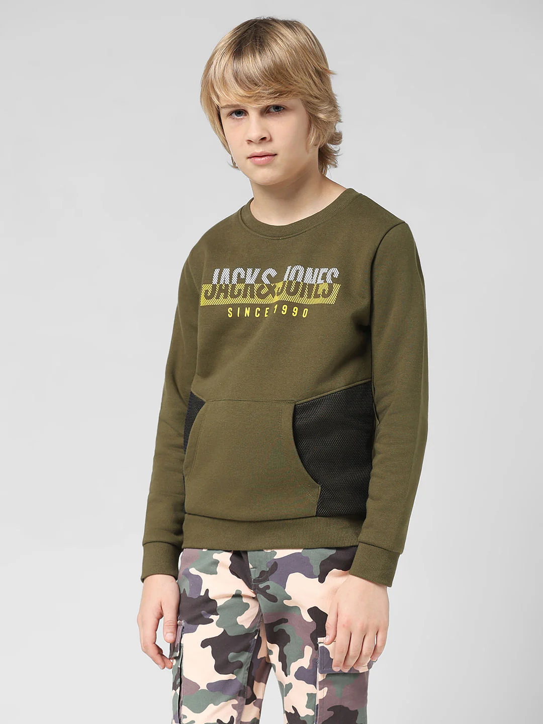 JUNIOR BOYS Green Colourblocked Sweatshirt - Image 2