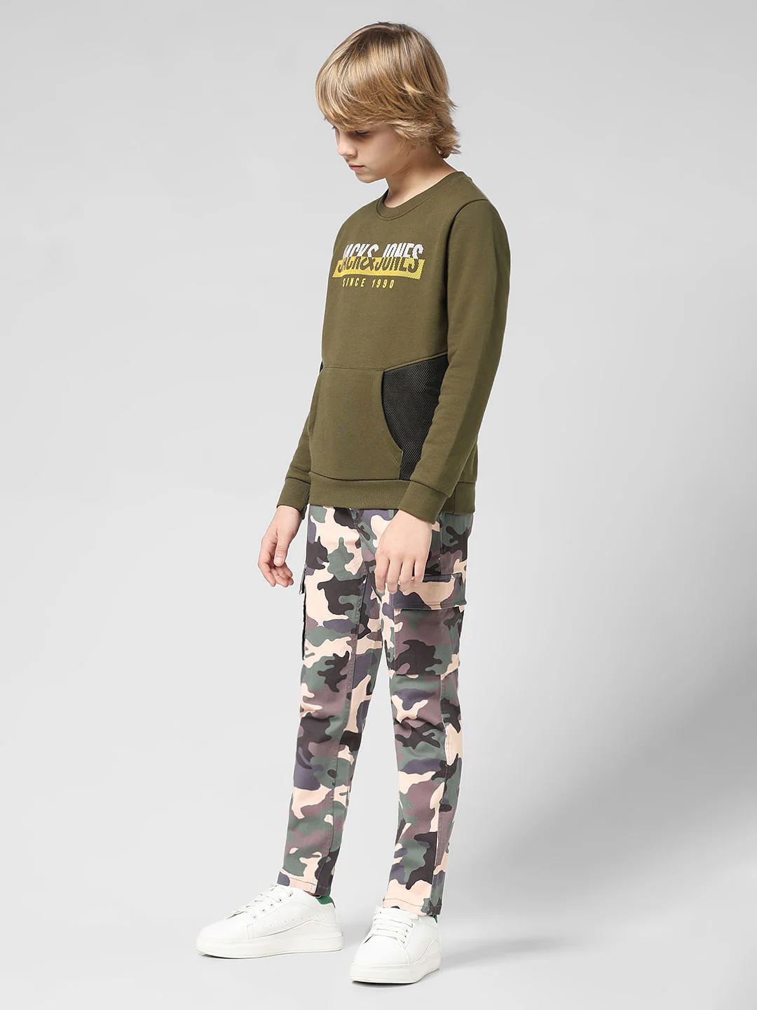 JUNIOR BOYS Green Colourblocked Sweatshirt - Image 5