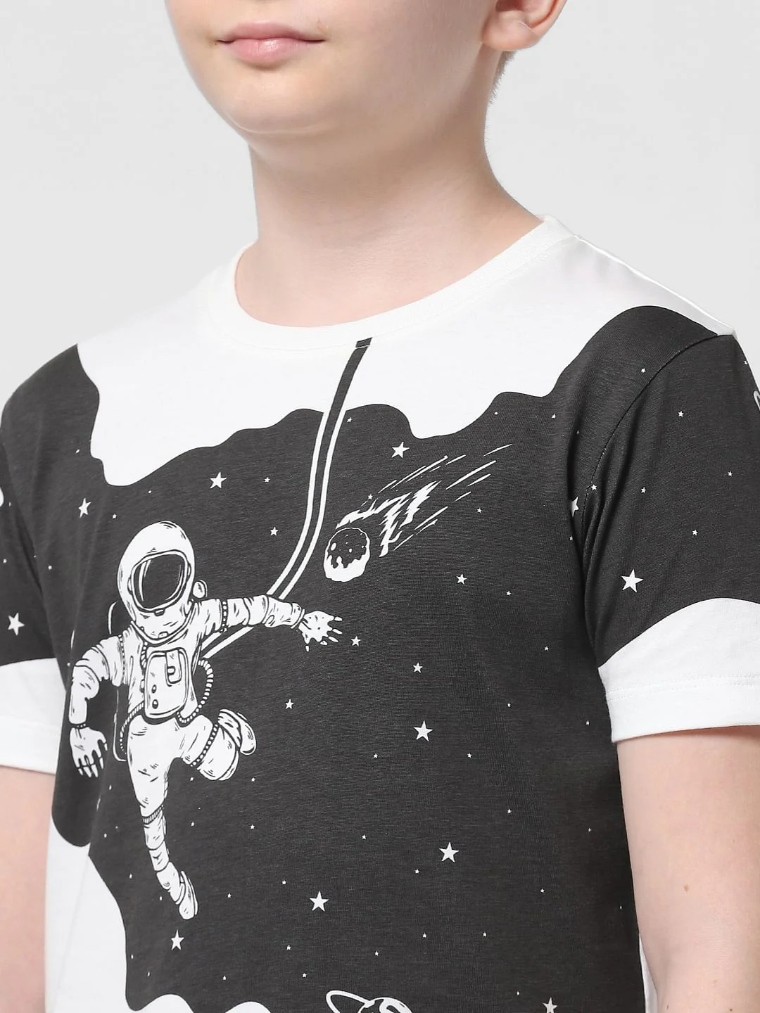 White Astronaut Space Print T-shirt - Image 4