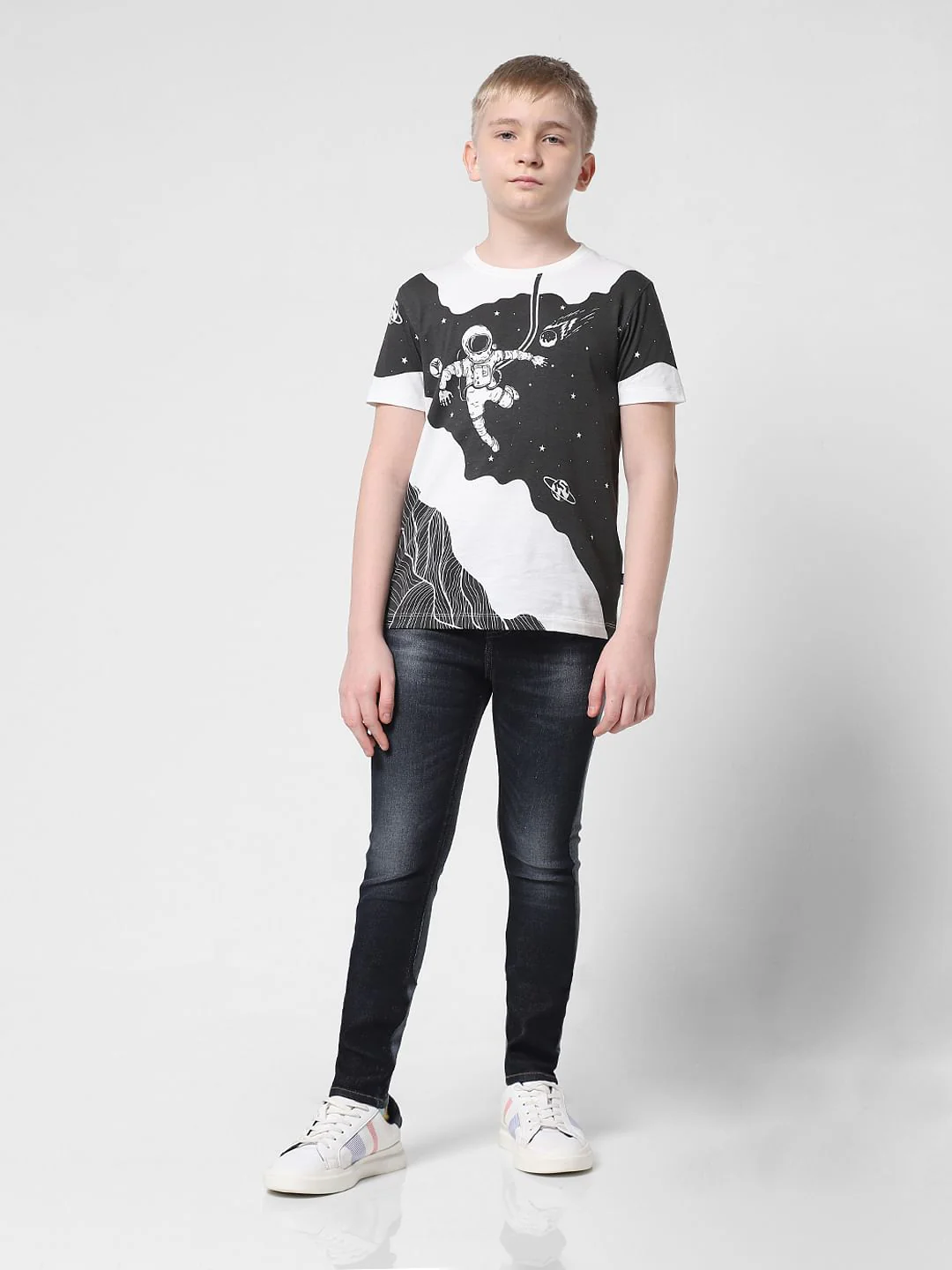 White Astronaut Space Print T-shirt - Image 5