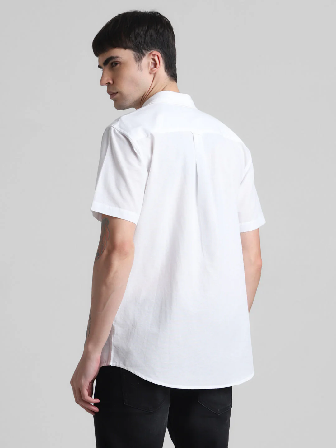 White Short Sleeve Shirt - Image 4