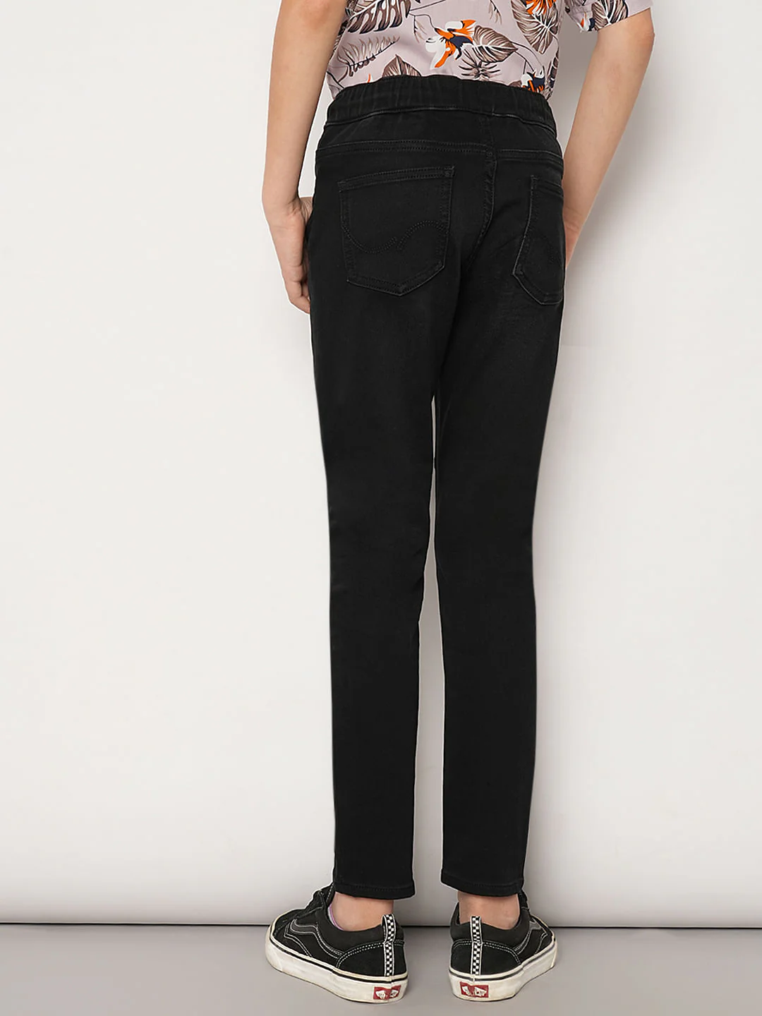 Boys Black Mid Rise Slim Fit Jeans - Image 4
