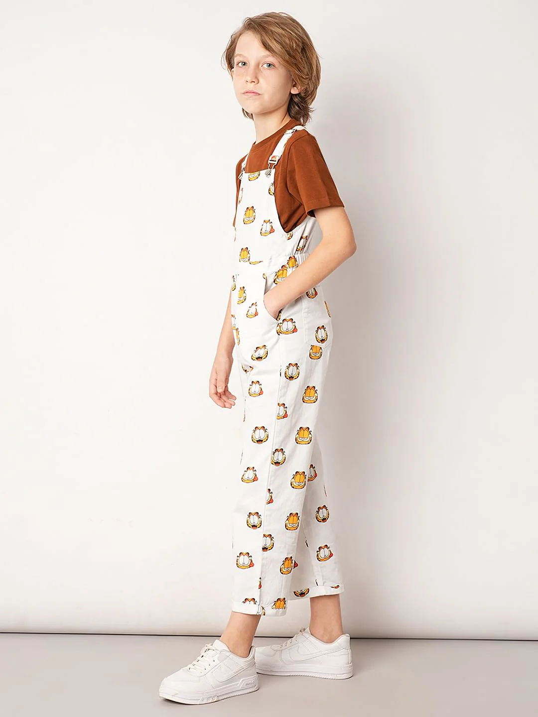Boys White Garfield Print Dungaree - Image 3