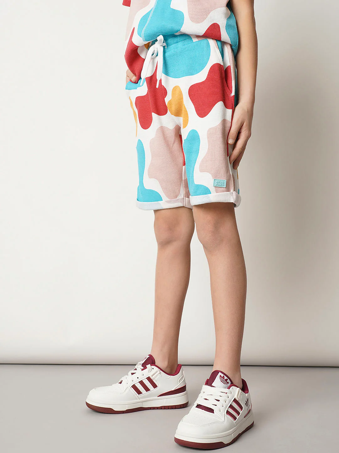 Boys White Colourblocked Co-ord Set Shorts - Image 3