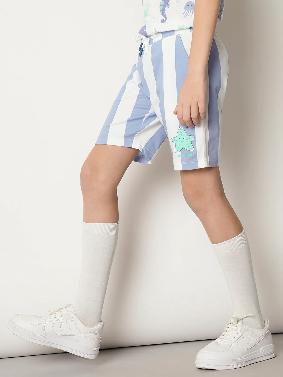 Boys White Striped Co-ord Set Shorts - Image 3
