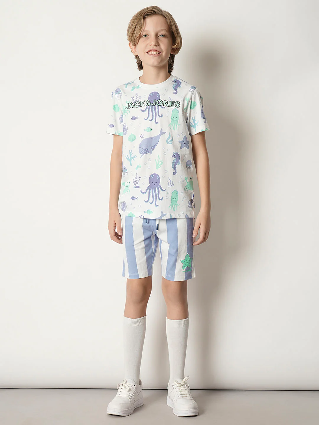 Boys White Striped Co-ord Set Shorts - Image 5