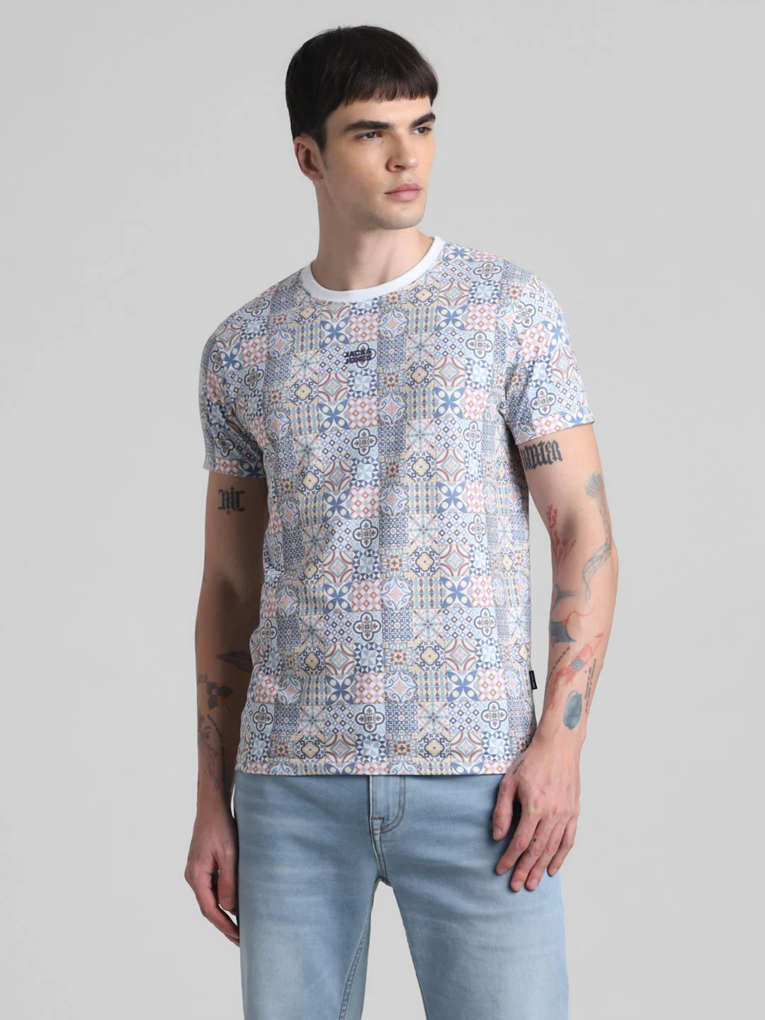 Abstract Tile Printed T-shirt - Image 2