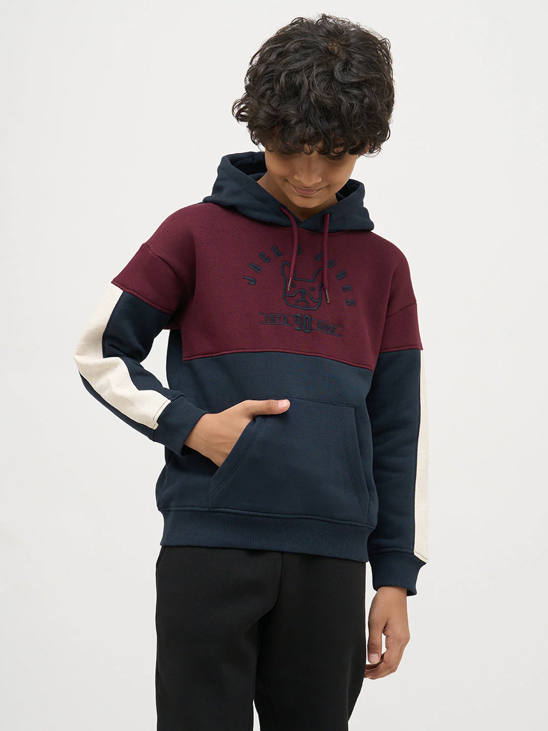 Boys Maroon Colourblocked Sweatshirt - Image 2