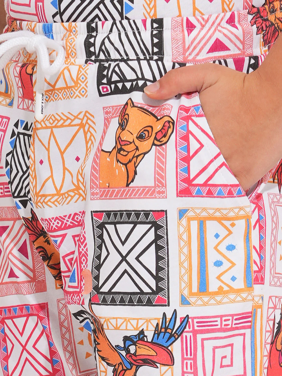 Mufasa & Friends White Printed Co-ord Set Shorts - Image 4