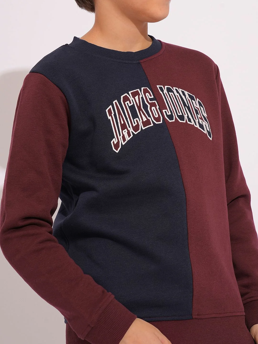 Boys Maroon Colourblocked Sweatshirt - Image 6