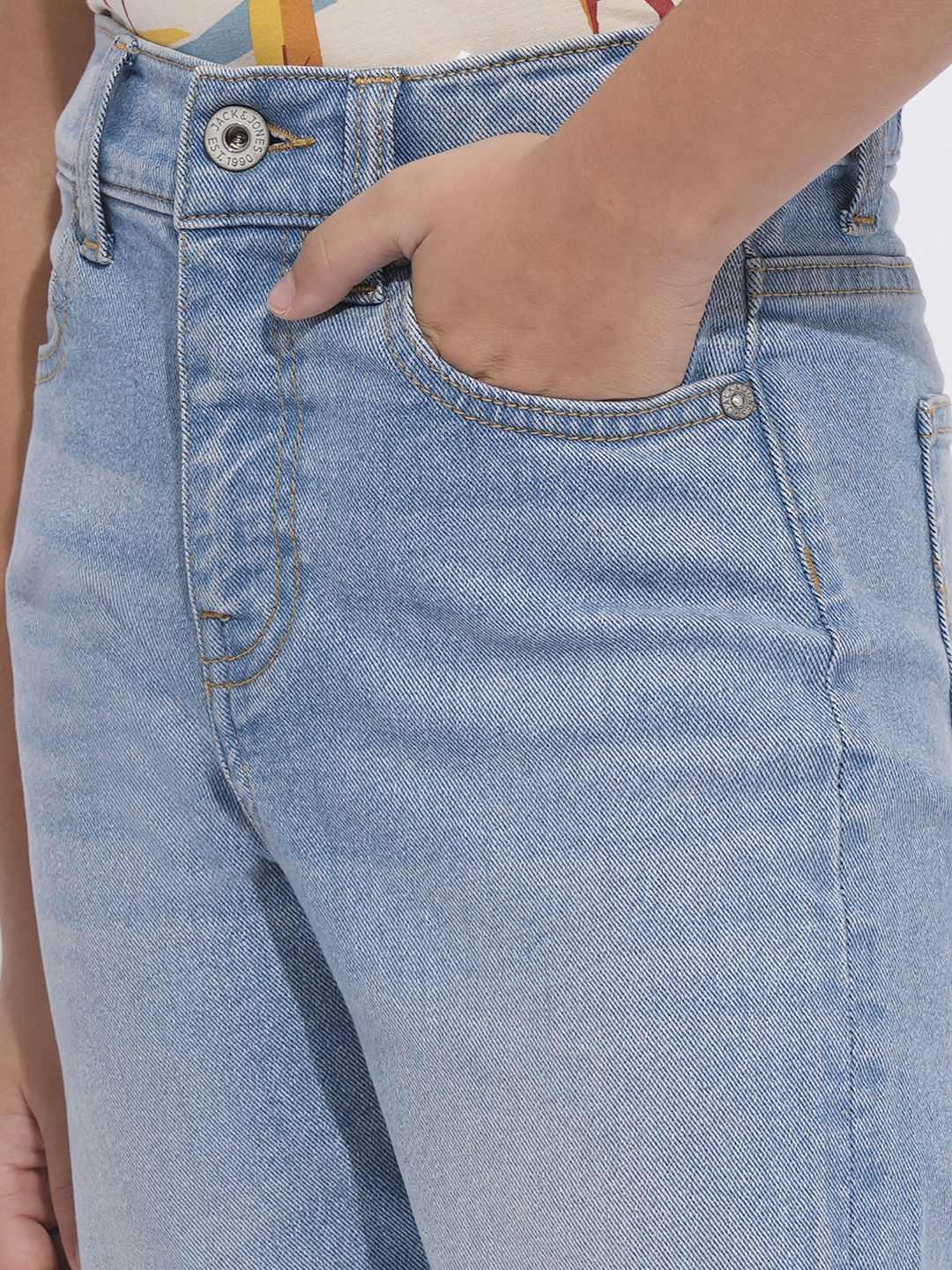 Light Blue Mid Rise Washed Loose Fit Jeans - Image 6
