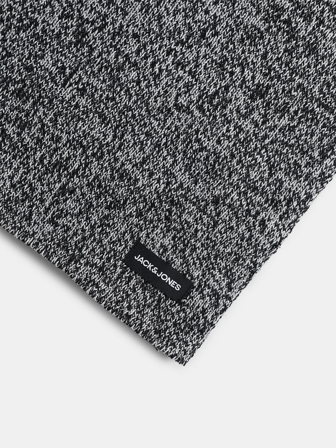 Black & White Knitted Scarf - Image 3