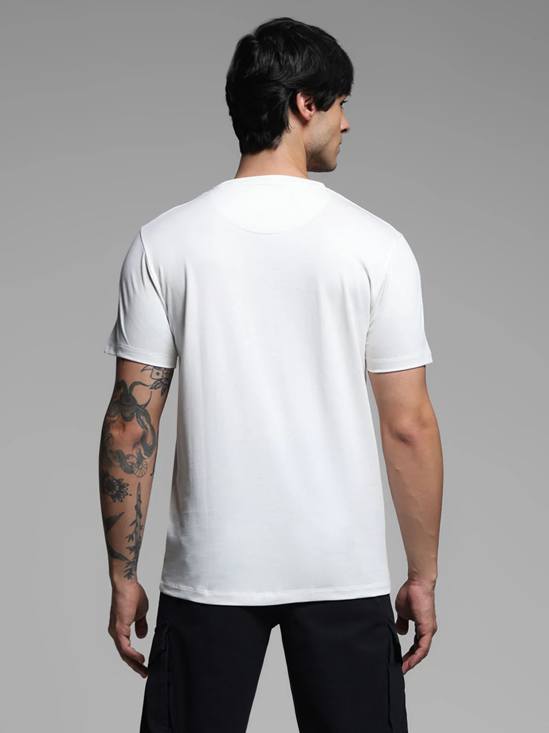 White Graphic Print Neck T-shirt - Image 4