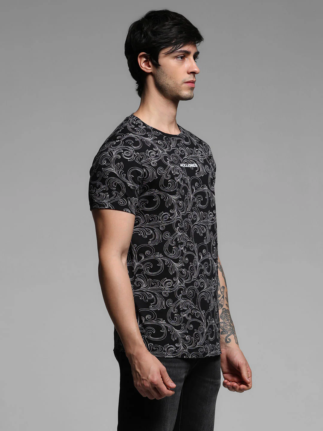 Black Graphic Print Crew Neck T-shirt - Image 3