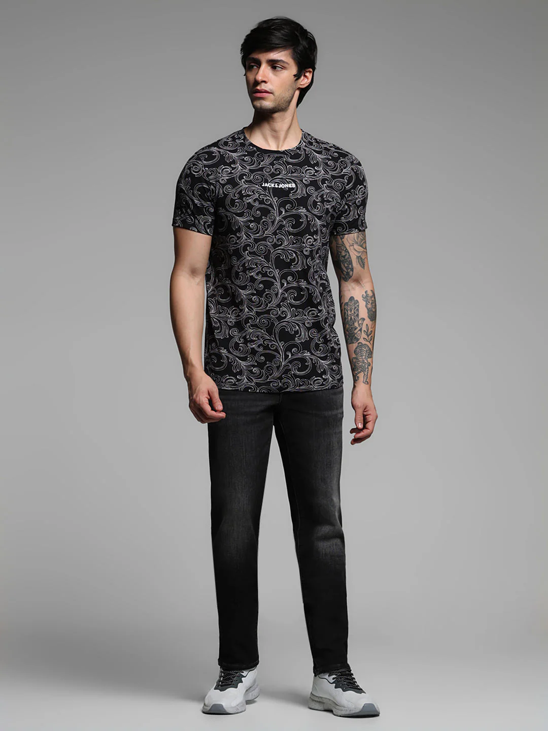 Black Graphic Print Crew Neck T-shirt - Image 6