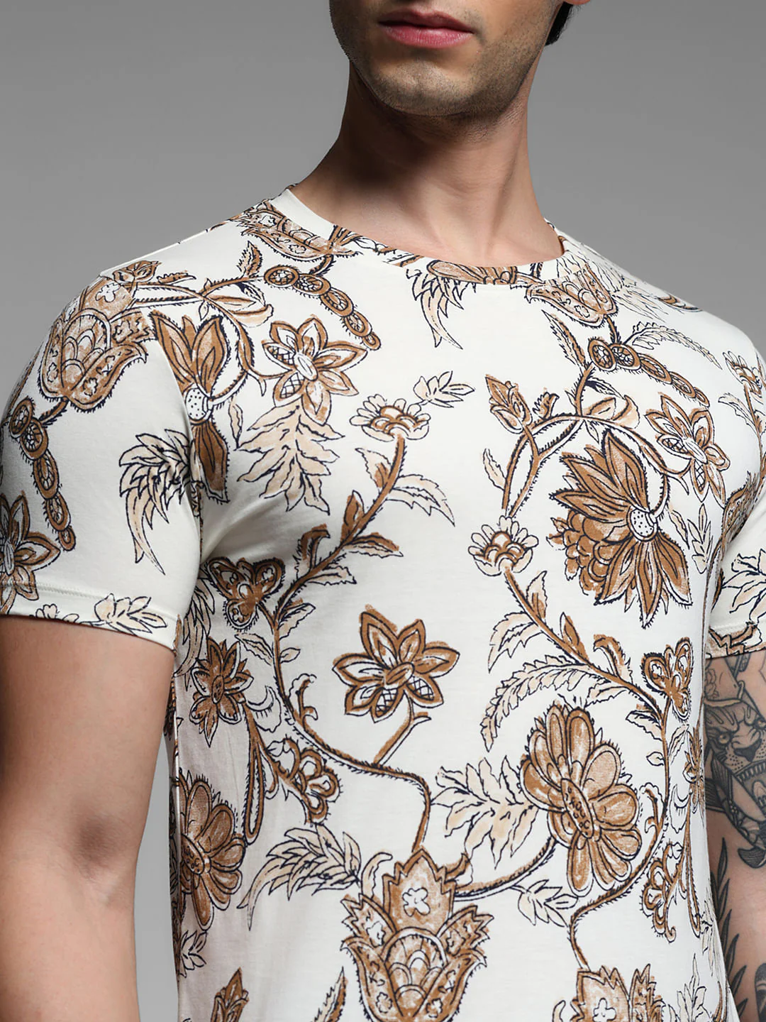 White Printed Crew Neck T-shirt - Image 5