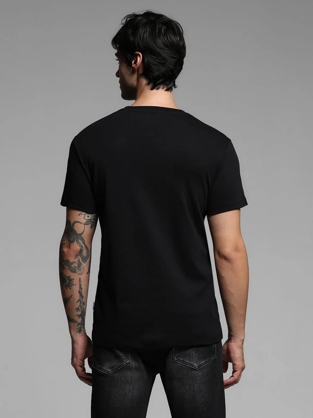 Black Graphic Print Crew Neck T-shirt - Image 4