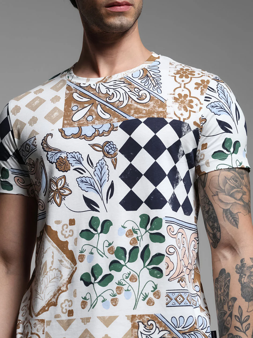 White Printed Crew Neck T-shirt - Image 5