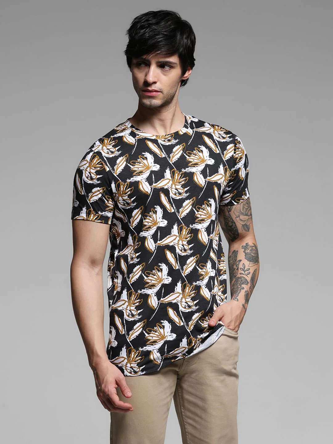Black Abstract Print Crew Neck T-shirt - Image 2