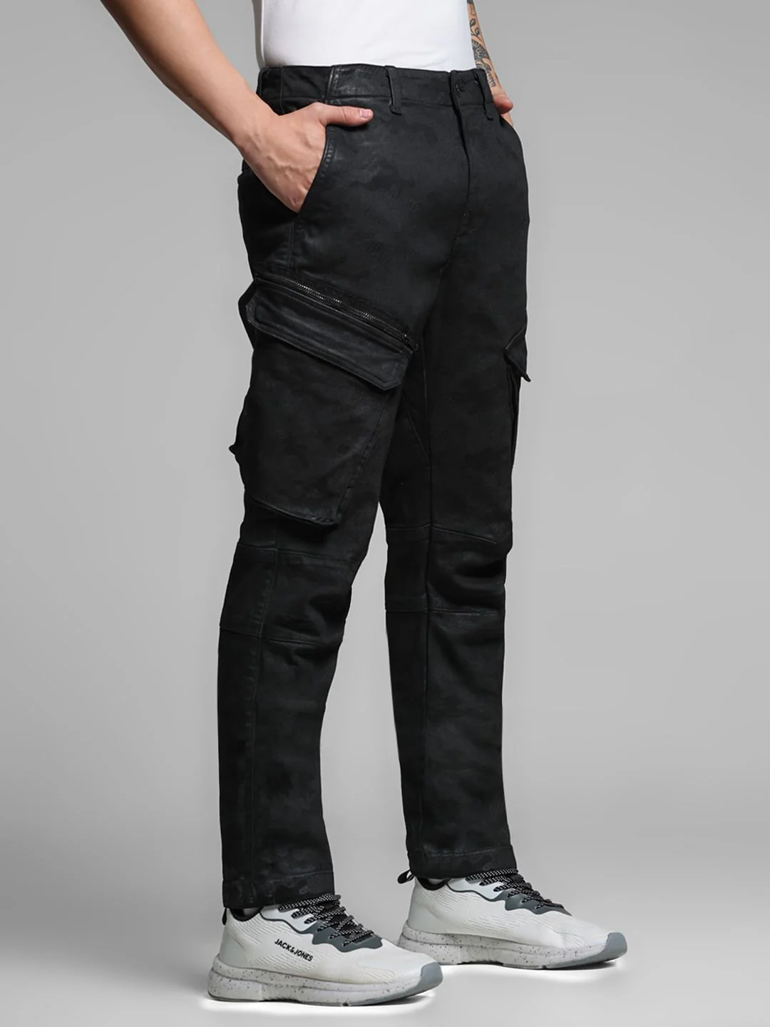 Black Low Rise Paul Anti Fit Jeans - Image 2