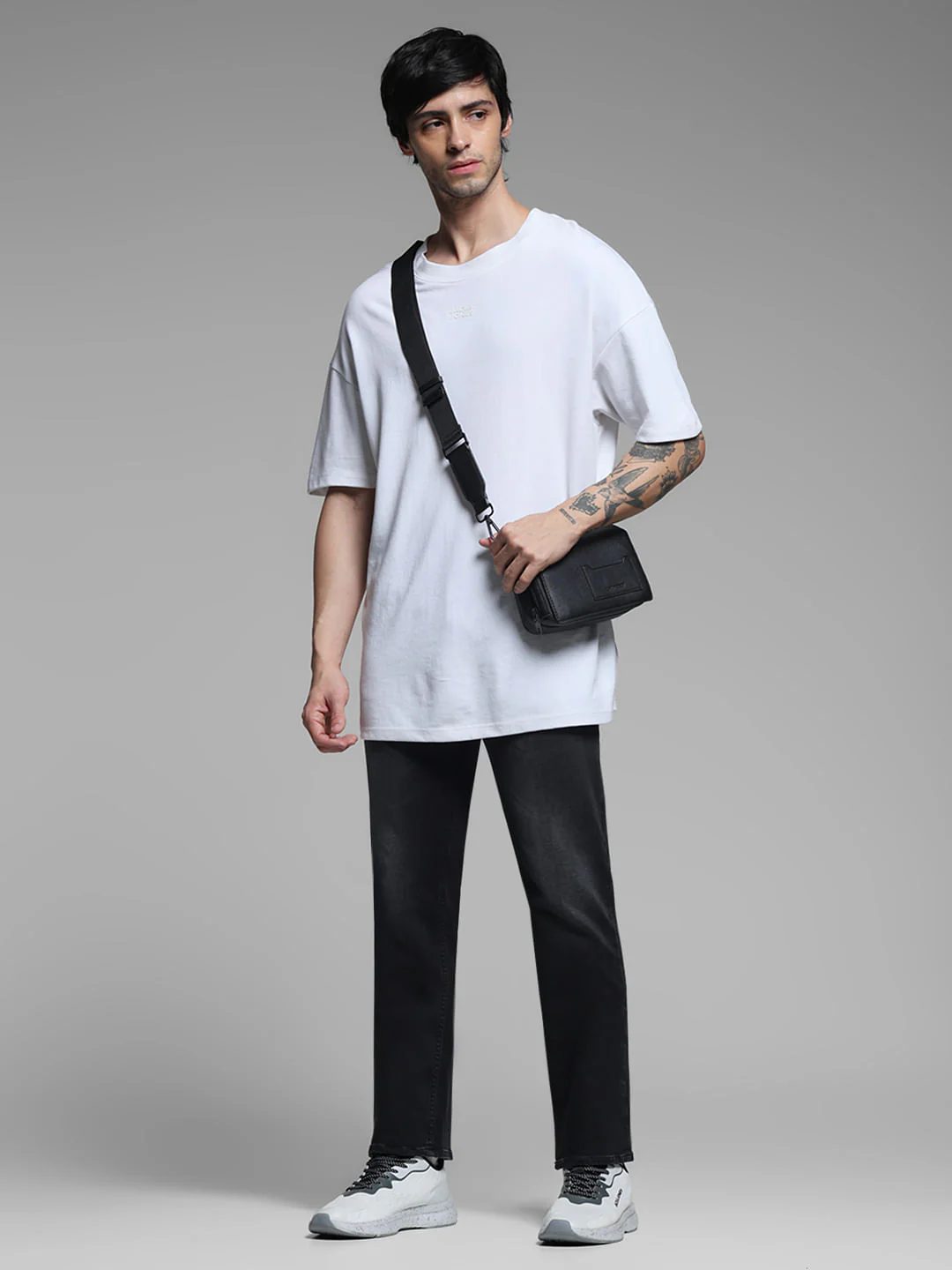 Black Mid Rise Knitted Regular Fit Jeans - Image 6