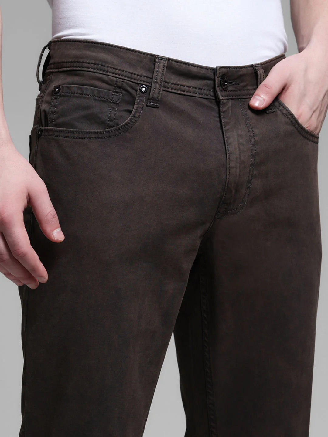 BROWN LOW RISE CLARK REGULAR FIT JEANS - Image 4