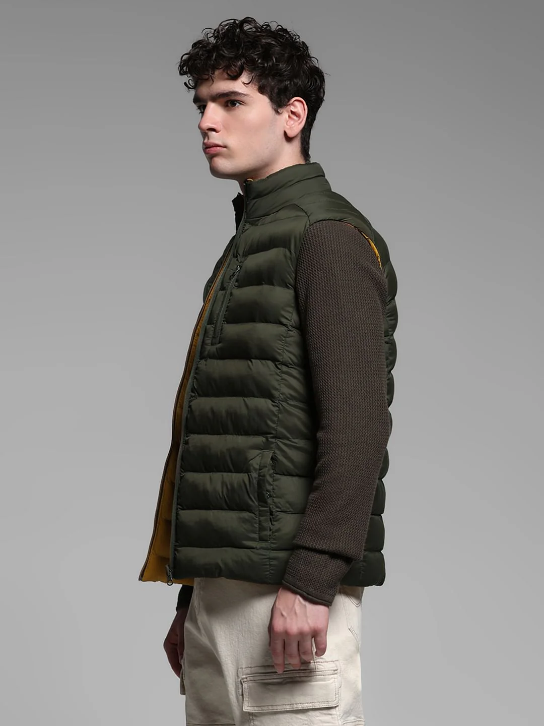 GREEN SLEEVELESS PUFFER JACKET - Image 4