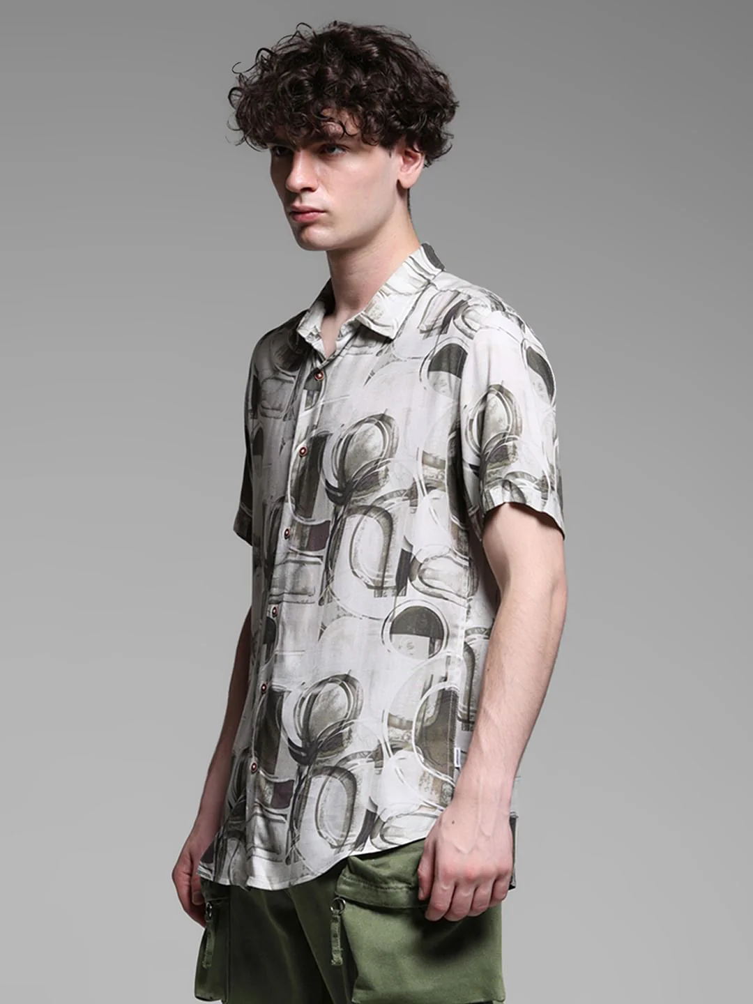 Green Abstract Print Short Sleeves Shirt - Image 3