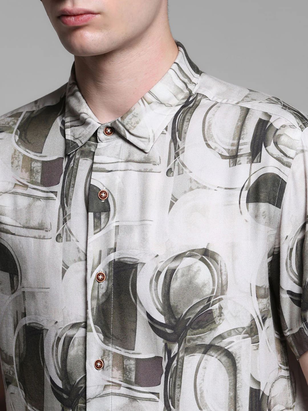 Green Abstract Print Short Sleeves Shirt - Image 5