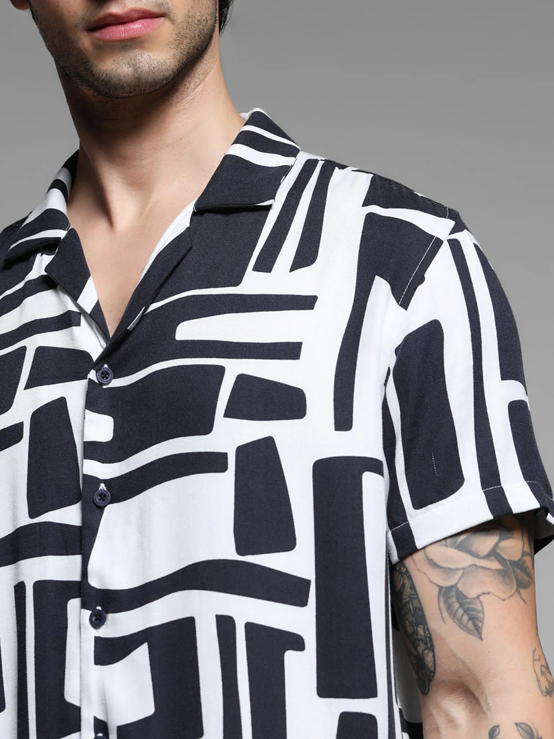 Blue Abstract Print Short Sleeves Shirt - Image 5