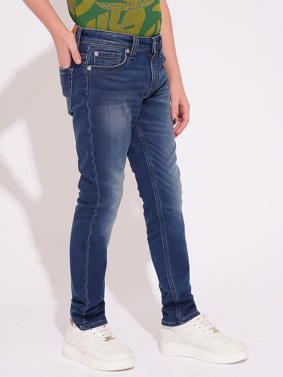 Boys Blue Mid Rise Washed Regular Fit Jeans - Image 3