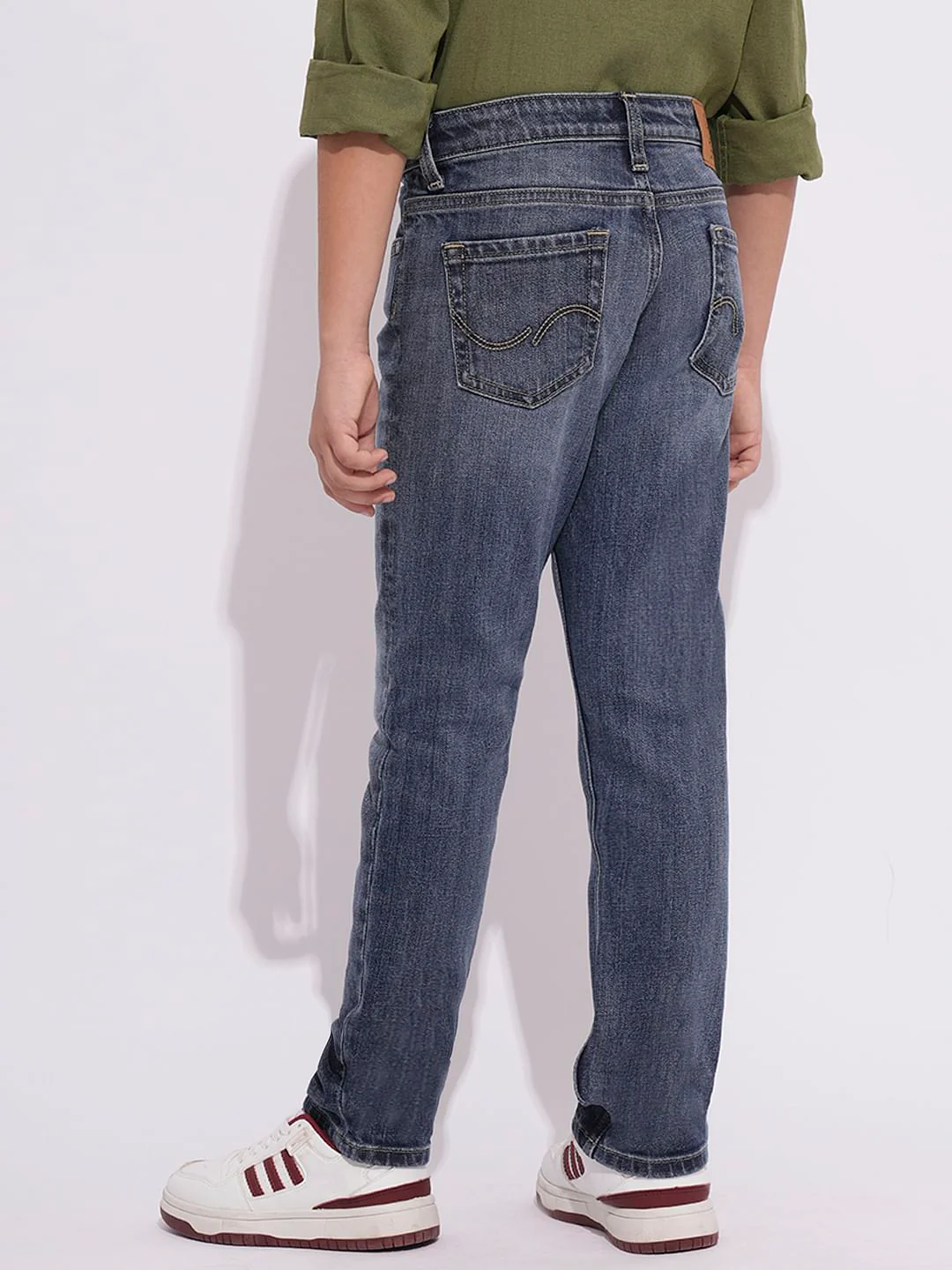 Light Blue Mid Rise Washed Loose Fit Jeans - Image 4