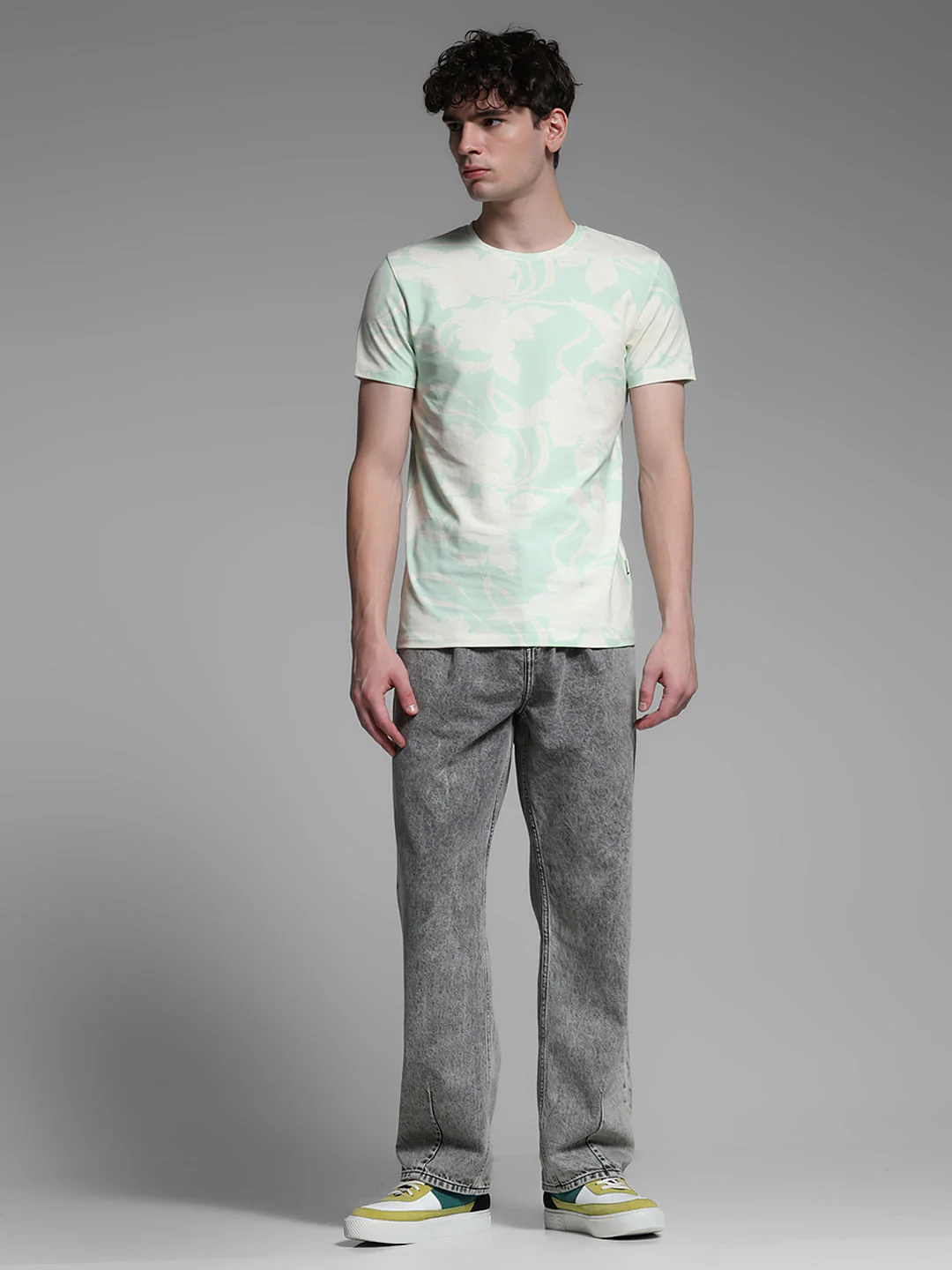 Light Green Printed Crew Neck T-shirt - Image 6