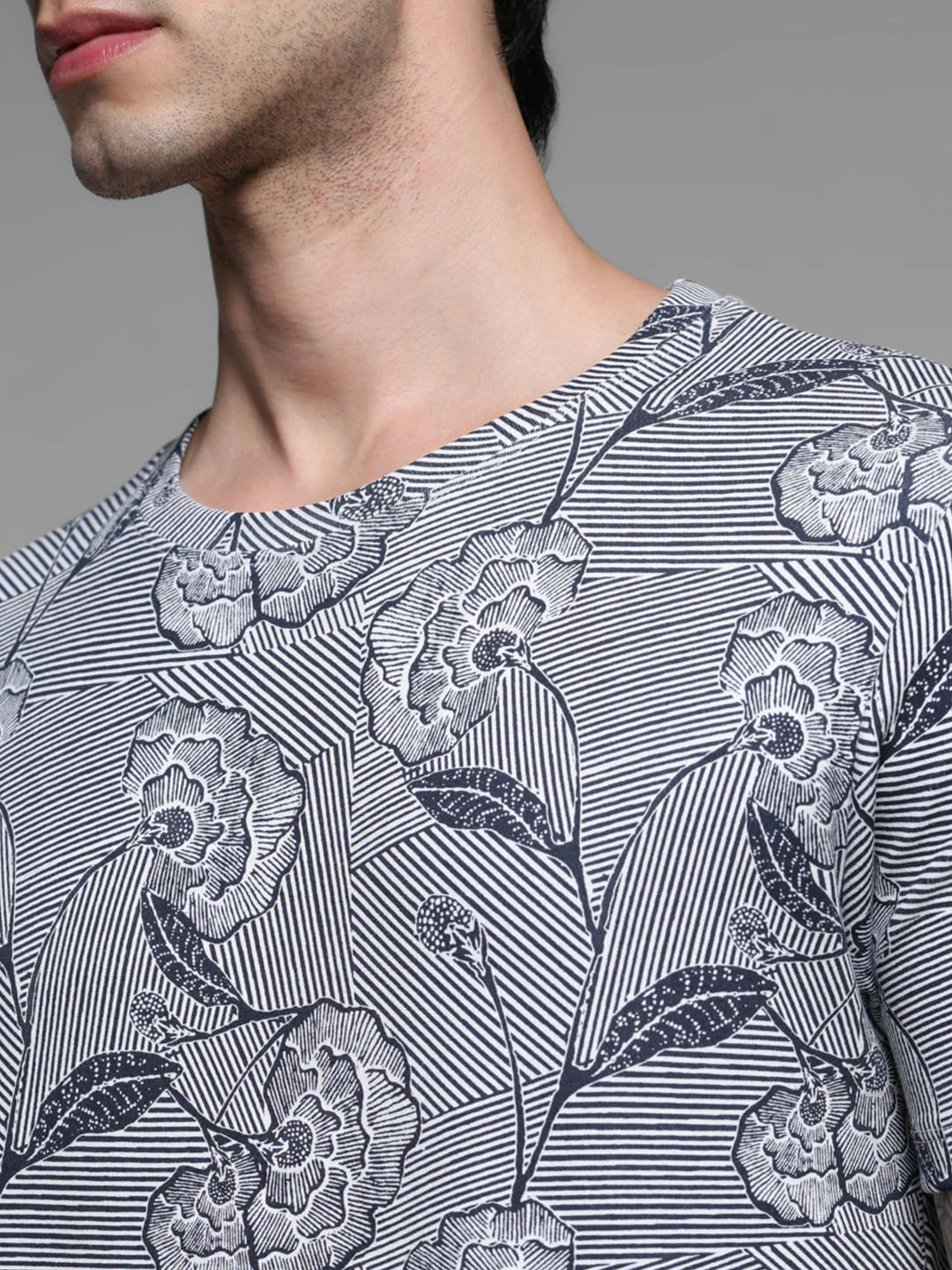 Blue Floral Print Cotton T-shirt - Image 5