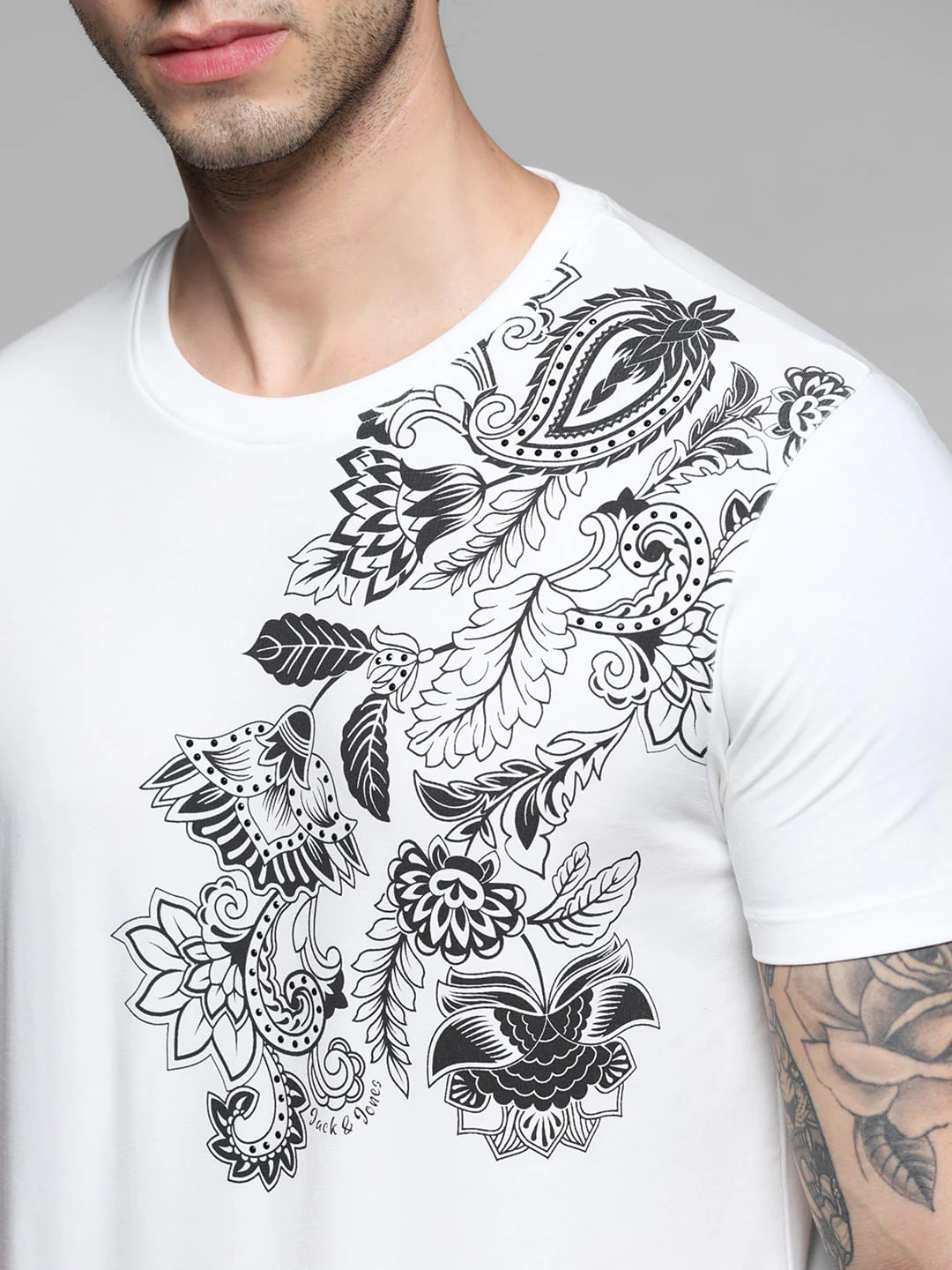 White Printed Crew Neck Slim Fit T-shirt - Image 5