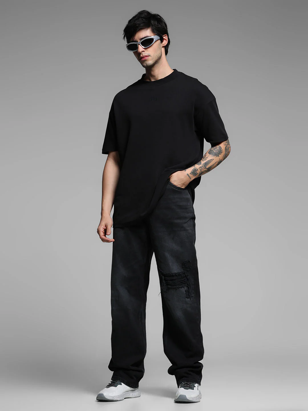 Black High Rise Distressed Dario Loose Fit Jeans - Image 6