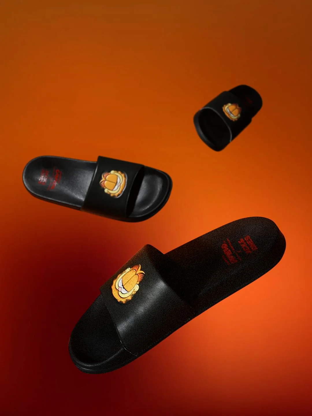 JACK&JONES X GARFIELD Black Printed Pool Sliders