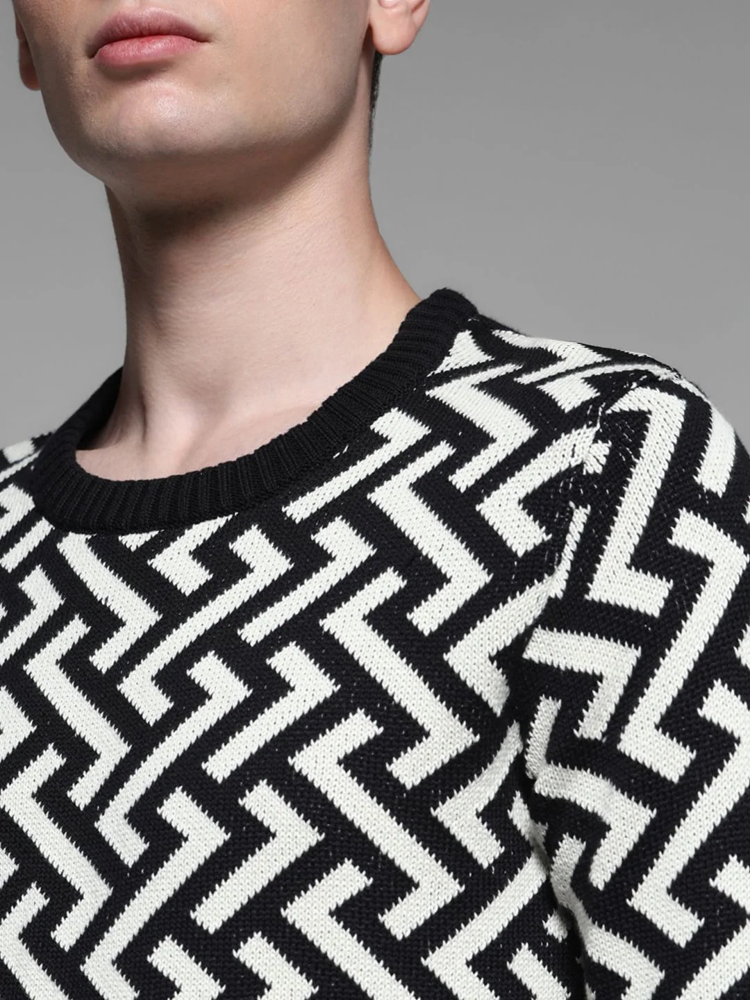 Black Jacquard Printed Pullover - Image 5