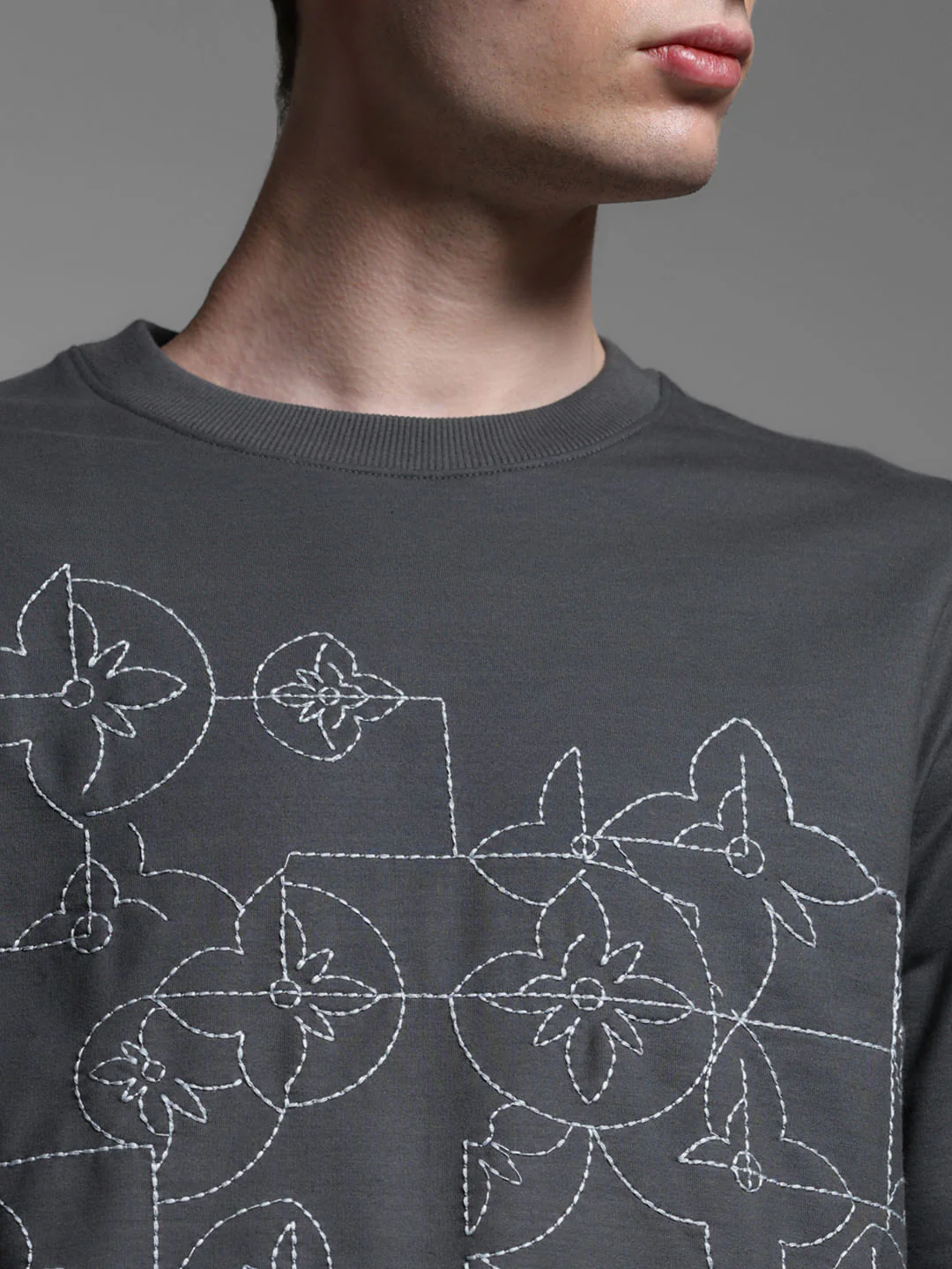 GREY CREW NECK PULLOVER - Image 5