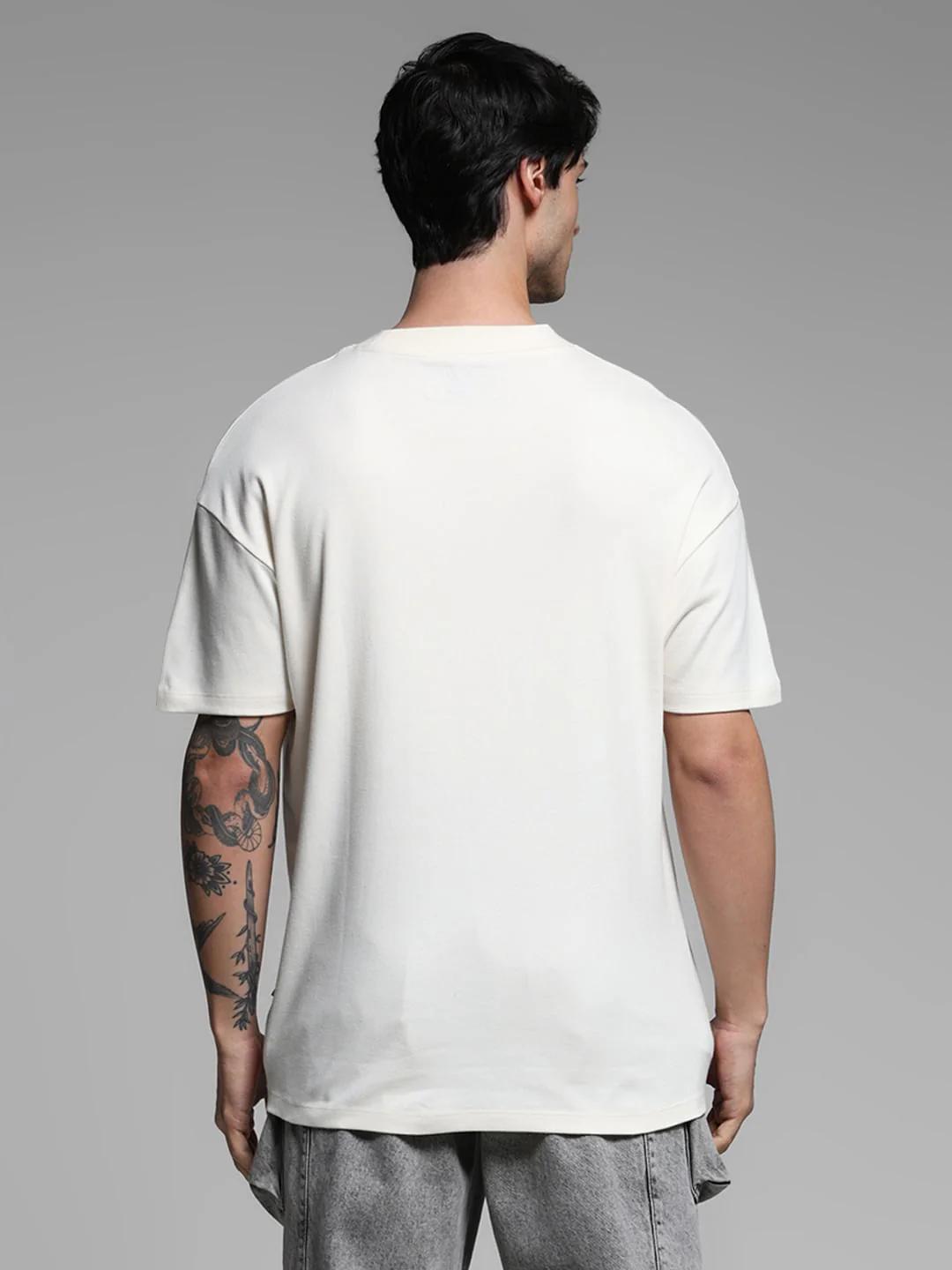 Off-White Oversized T-shirt - Image 4