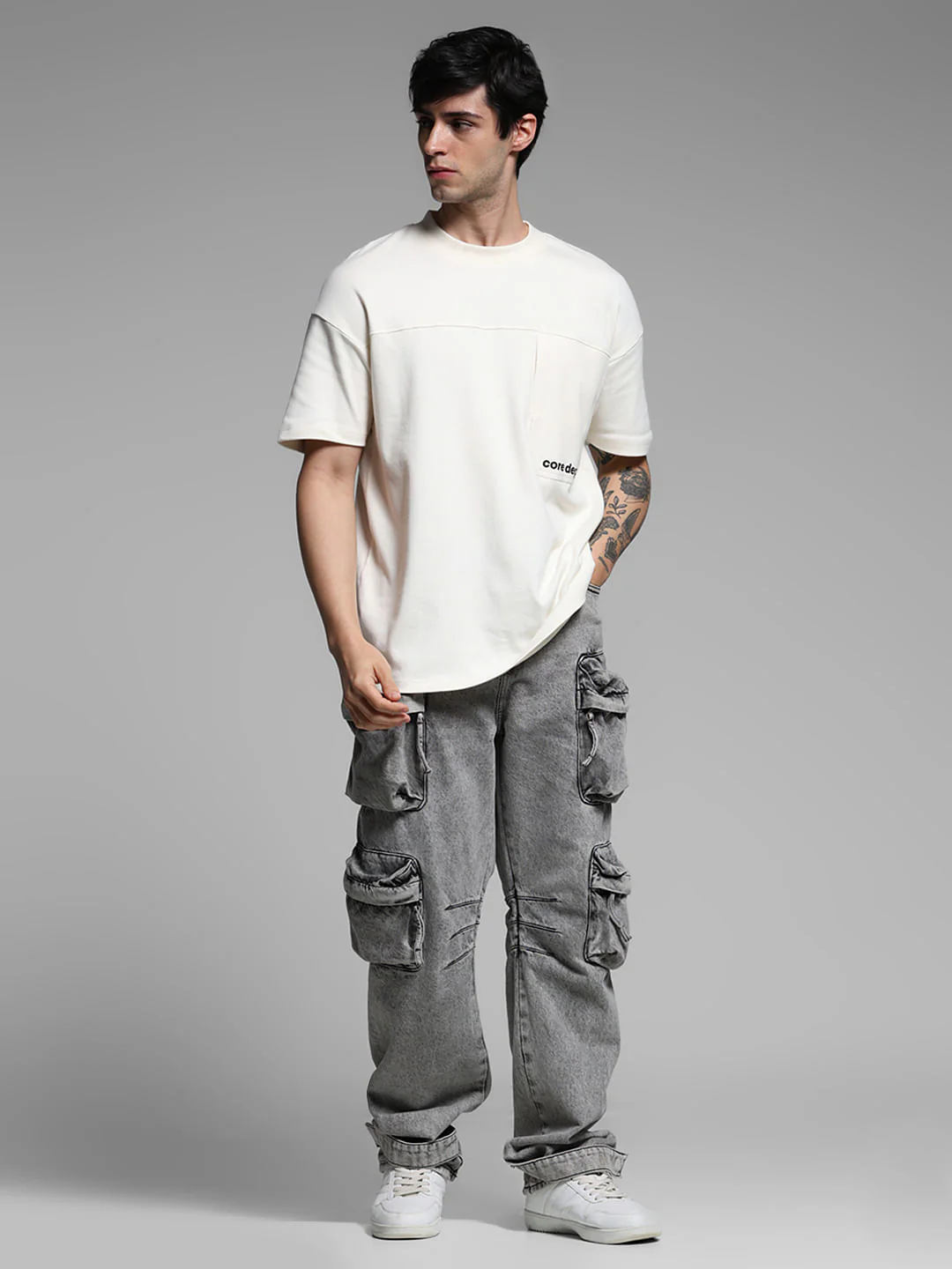 Off-White Oversized T-shirt - Image 6