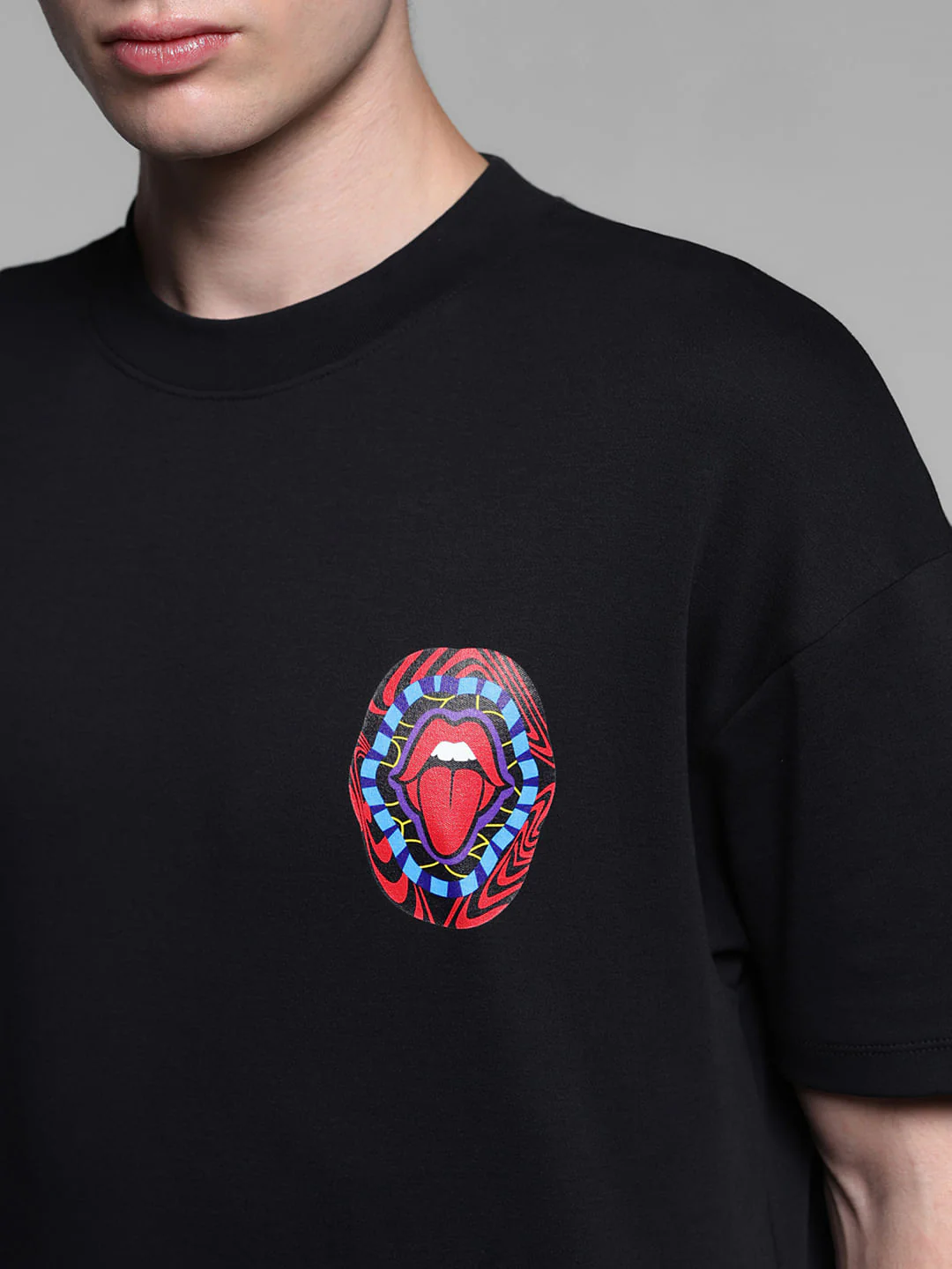 BLACK PRINTED T-SHIRT - Image 5