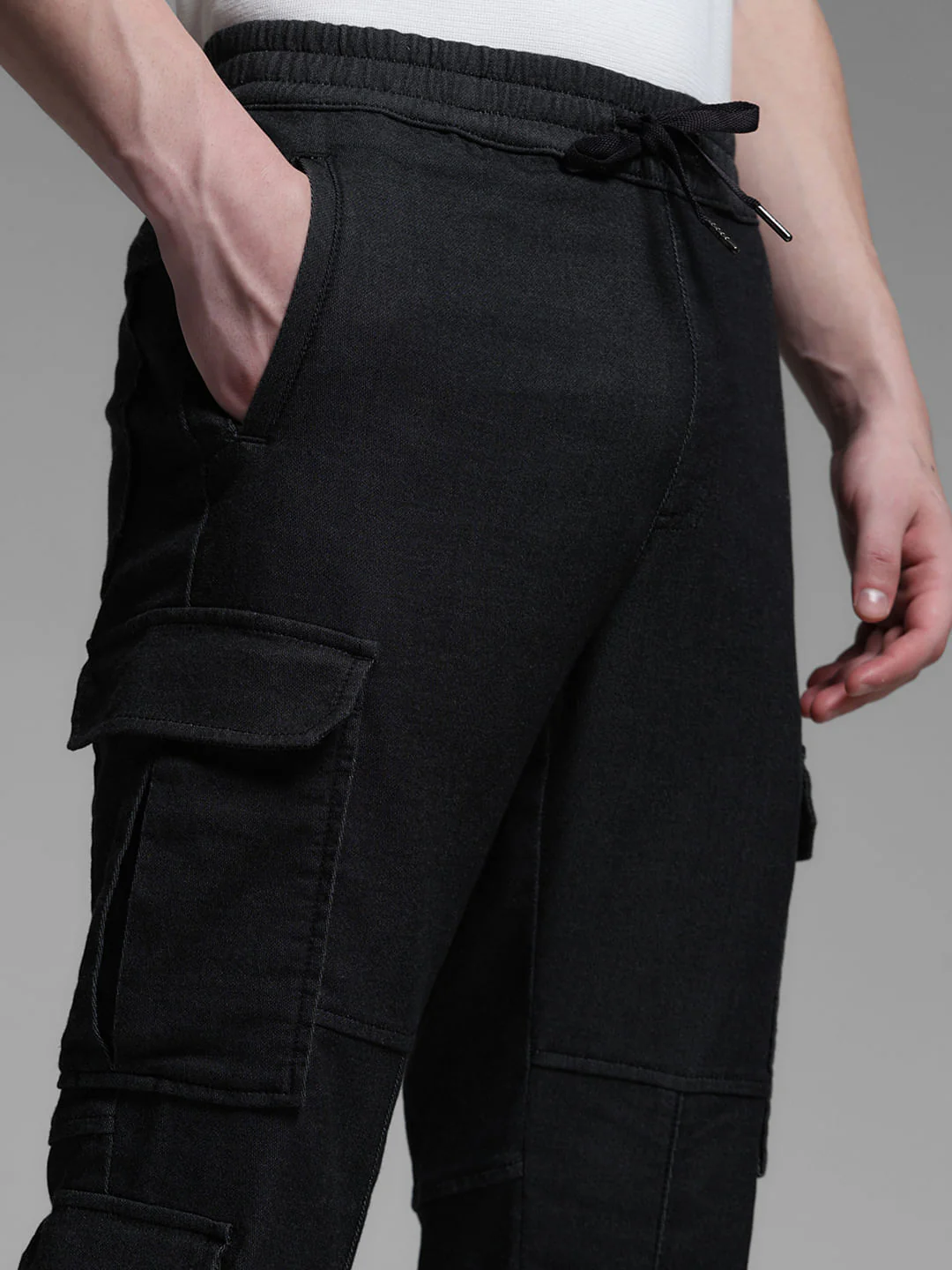BLACK ANTI FIT CARGOS - Image 4