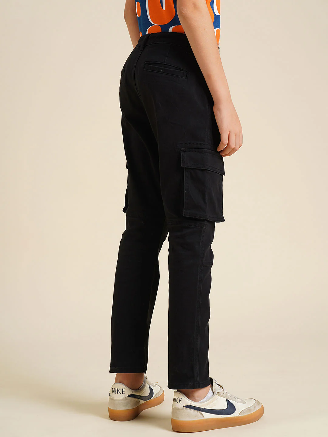 Boys Black Mid Rise Cargo Pants - Image 4