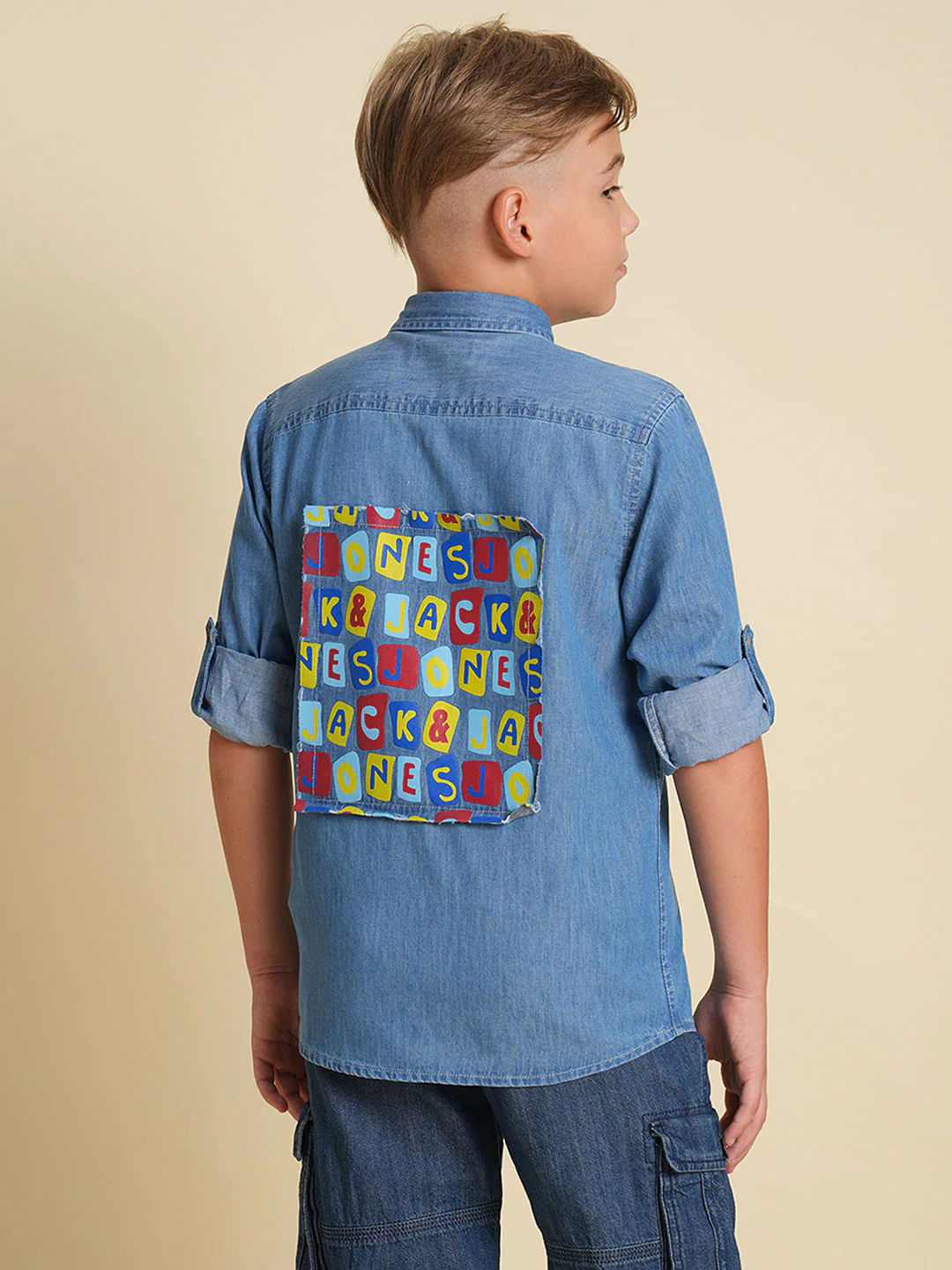 Boys Blue Printed Pockets Denim Shirt - Image 4