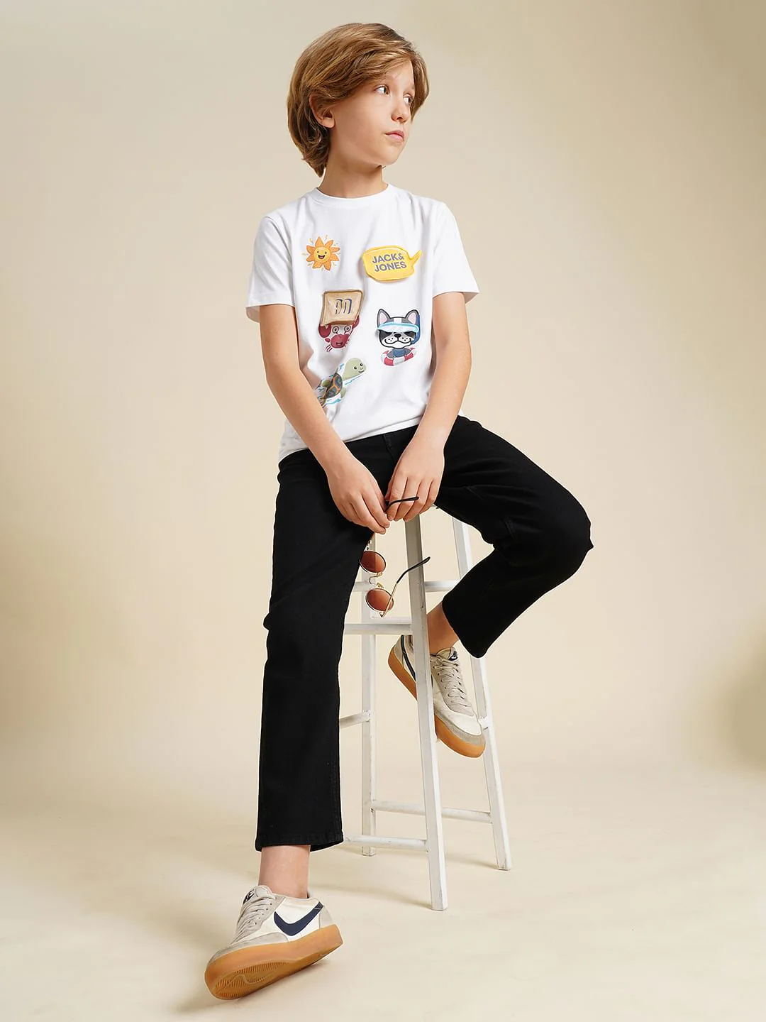 Boys White Graphic Print T-Shirt